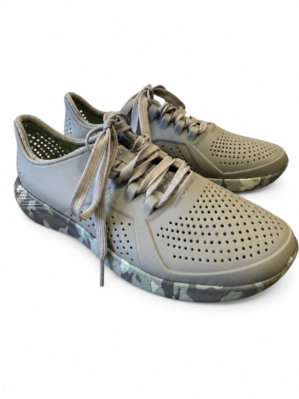 Crocs LiteRide Pacer Sneakers Women's 8 Gray Camo Comfort Walking Shoes EUC